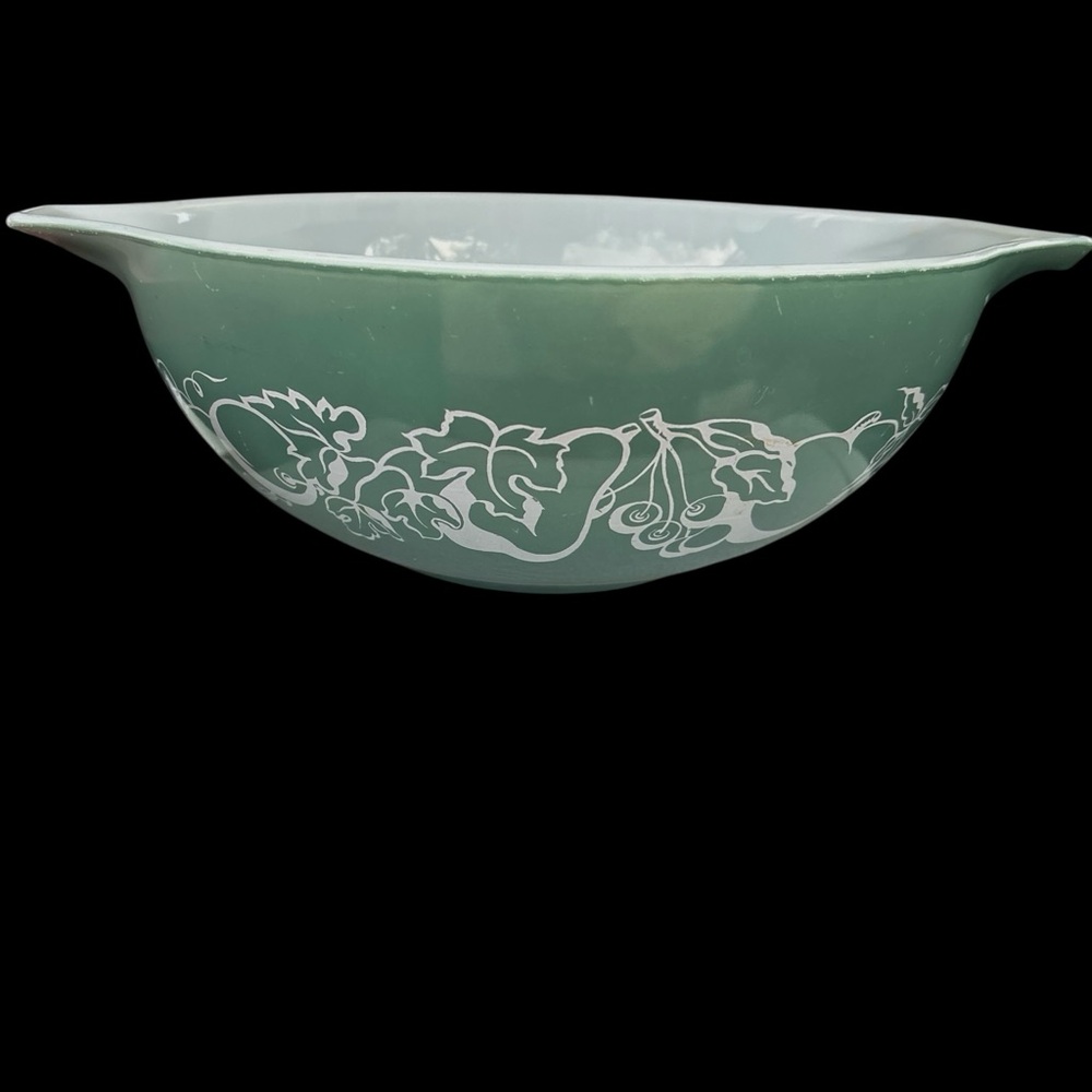 Pyrex 1960’s promotional Green Mixing Bowl #444 White Vine Motif aka fetus bowl